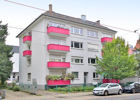 PROVISIONSFREI und bezugsbereit! 3,5- Zimmer DG Wohnung mit sonniger Dachterrasse und Stellplatz! - Hausansicht