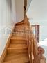 bezugsfreie und renovierte Dachgeschosswohnung in ruhiger Innenhoflage - Treppe