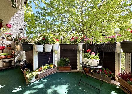 Gepflegte 4-Zimmer-Wohnung in der Nähe des Südparks - Balkon