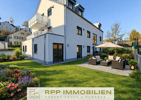 Familienfreundliches Wohnen mit großzügigem Garten: 4-Zi.-Erdgeschosswohnung im Erstbezug - Garten Sommer Visualisierung