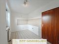 Seltene Parklage: Ruhige 2-Zimmer-Wohnung mit Süd-Loggia - Küche