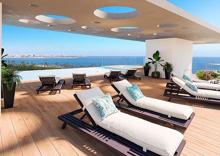 Appartements mit 3 Schlafzimmern, 2 Bädern, Klimaanlage, Fußbodenheizung in Bädern, Tiefgaragen-Stellplatz und Meerblick nur 300 m vom Strand