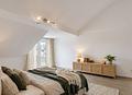 Kompakt & rundum modernisiert: 3,5-Zimmer-Maisonettewohnung am Starnberger See - Schlafzimmer