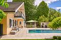 Klassische Landhaus-Villa mit Einliegerwohnung, Pool und stimmungsvollem Gartenidyll - 2022 erneuerter Poolbereich