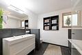 Moderne 4-Zimmer-Maisonette-Wohnung mit Garten-Oase in ruhiger, zentraler Lage - Puristisch gestaltetes Bad