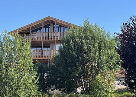 TRAUMGRUNDSTÜCK IN BESTLAGE
- Phantastischer See- und Panoramablick
- Baugenehmigung liegt vor - Ansicht Haus 1
