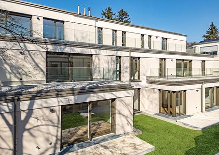 Erstbezug: Raffiniert geschnittene, familiengerechte 3-Zimmer-Wohnung mit Terrasse und Süd-Garten - Haus 1 Ostansicht
