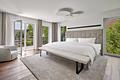 "Haus im Haus" in ruhiger Lage: Exklusive 5-Zimmer-Maisonette mit privatem Indoor-Pool und Garten - Masterbedroom  mit Terrasse