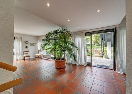 Exklusives Einfamilienhaus mit liebevoll gestalteter Gartenanlage und Wellnessbereich - Wohnen