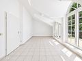 sofort verfügbare Doppelhaushälfte mit Südgarten, vielseitigem Souterrain & Tiefgaragenzugang - Schlafzimmer Südseite