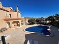 Villa mit 3 Schlafzimmern, 2 Bädern, Privatpool, Garage und  Panoramablick auf die Küste und das Meer