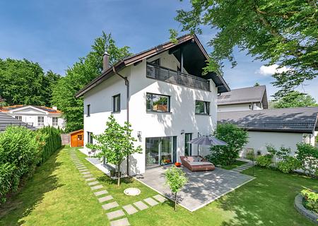Modernes Einfamilienhaus mit Wärmepumpe, vier Schlafzimmern und sonnigem Garten - Modernes Einfamilienhaus