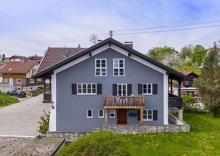 Ein Haus voller Möglichkeiten – zentral gelegen im beliebten Lechbruck am See - gepflegte Fassasde