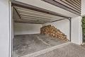 Stadtnah und direkt am Park! Familienheim mit spannender Architektur, 7 Zimmern und Garten - Große Garage mit viel Platz