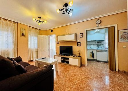 Erdgeschoss-Wohnung mit 2 Schlafzimmern und 1 Bad nur 200 m vom Strand von La Mata