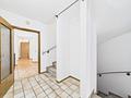 190 m² Wohnvielfalt in Penzberg-Maxkron – Südgarten, Einliegerwohnung & viel Raum fürs Leben - Flur / Treppenhaus