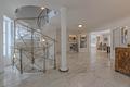 Spektakuläres u. luxuriöses Anwesen mit Pool & Wellnessbereich auf Parkgrundstück Nahe München - Entree / Zugang 1. OG