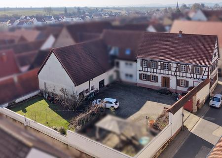 Seltene Gelegenheit: Großzügiges Einfamilienhaus in Insheim - Haus und Hof