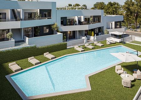 Komfortable Erdgeschoss-Wohnungen mit 3 Schlafzimmern, 2 Badezimmern, privatem Garten und Gemeinschaftspool