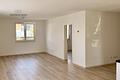 NEUWERTIGE 4-ZIMMER-MAISONETTE-WOHNUNG MIT BALKON UND 2 AUßENSTELLPLÄTZEN IN RUHIGER LAGE - Wohn-/Esszimmer
