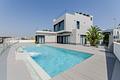 Exklusive Villen mit 3 Schlafzimmern, 3 Bädern, 1 Gäste-WC, Dachterrasse und Privatpool nur 600 m vom Strand