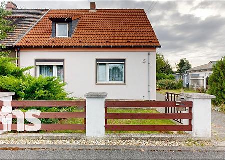 PROVISIONSFREI: Doppelhaushälfte in Merseburg mit Garten, Keller & Modernisierungspotenzial - Außenansicht