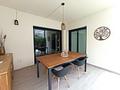 Moderne Erdgeschoss-Wohnung mit 3 Schlafzimmern, 2 Bädern, privatem Garten und Gemeinschaftspool