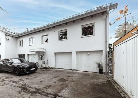 Sonniges 2-3 Parteienhaus in Vaterstetten für Familien oder als Renditeobjekt - Südansicht