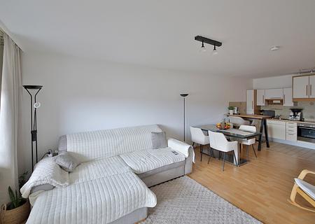 Nachhaltige Kapitalanlage im gepflegten Mehrfamilienhaus - 2-Zimmerwohnung mit Aussicht und Garage - Wohnen