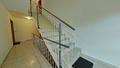 Charmante 3-Zimmer-Erdgeschosswohnung mit Terrasse & Garten in ruhiger Zentrumslage von Freilassing - Treppenhaus