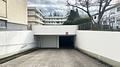 Gut gelegener Tiefgaragenstellplatz im schönen Solln - Garageneinfahrt Tor offen