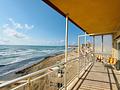 Renovierungsbedürftiges Appartement mit 2 Schlafzimmern und 1 Bad in erster Linie am Strand