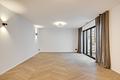 Bezugsfertiger Neubau: Luxuriöse Highend-Villa mit kosmopolitischem Flair und Pool - Fitness mit Lichthof