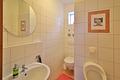 Bestlage trifft Potenzial - Zweifamilienhaus im Herzen von Leonberg - WC -  EG