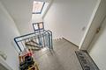 Sonnige, vermietete 3-Zimmer-Dachgeschosswohnung sucht neuen Eigentümer! - Treppenhaus
