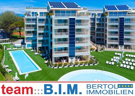Bestlage im Haus: Luxus-Penthouse mit Meerblick, Dachpool ... - Marina Verde