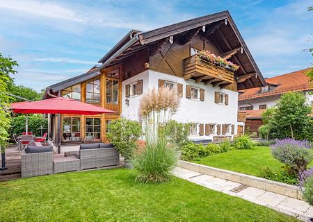 Historisches Bauernhaus mit separater Praxis und Option zur Gestaltung als großzügiges Zuhause - Historisches Bauernhaus