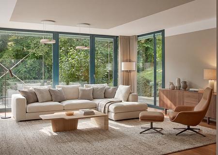 Unverbaubare, naturnahe Lage in Seenähe: Großzügige Familienvilla mit Indoor-Pool - Wohntraum (virtuell möbliert)