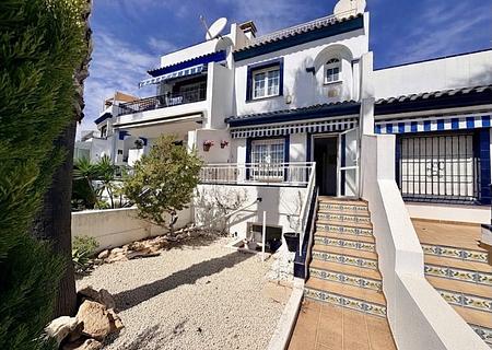 Duplex-Reihenhaus mit Solarium und Meerblick, Garten und Gemeinschaftspool in Conjunto Rioja