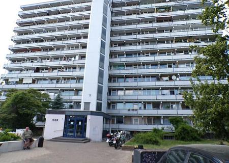 Wohnung (Eigentum oder als Renditeobjekt) nahe den Köln-Arcaden und der Technischen Hochschule Köln - 1 Straßenfront