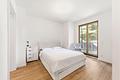 Charmante 2-Zimmer-Wohnung mit zwei Balkonen in ruhiger, grüner Villenlage - Schlafzimmer mit Balkon