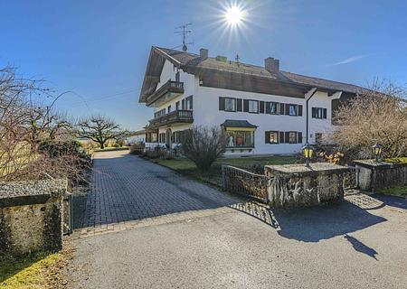 Ihr Hof/Landsitz zw. München und den bayerischen Voralpen mit vielseitigen Entwicklungsmöglichkeiten