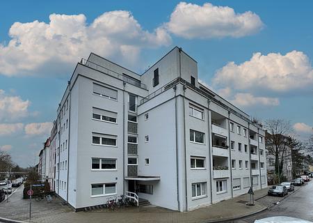 Attraktive 2-Zimmer-Wohnung mit Loggia und Balkon
- begehrte Wohnlage
- 2. Obergeschoss mit Lift - Aussenansicht