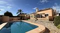 Sonnige 3 Schlafzimmer-Villa mit Pool