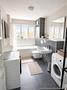Familienfreundliche 3 Zimmer Wohnung mit Ausrichtung zum grünen Innenhof im Westend - Badezimmer mit Badewanne und Anschlüssen