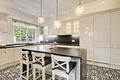À la française: Elegant-luxuriöse Familien-Villa mit Spa im feinsten Herzogpark - Markenküche mit Bar