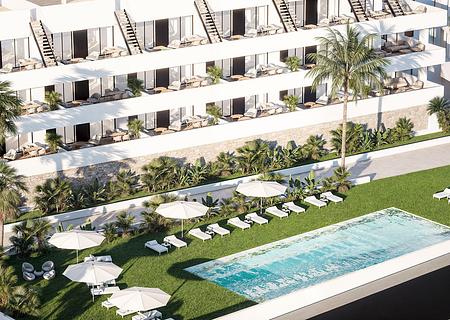 Appartements mit 2 Schlafzimmern, 2 Bädern, Gemeinschaftspools und Meerblick