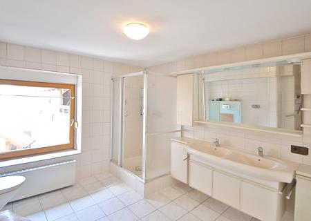 Tolles Anwesen mit vielen Nutzungsmöglichkeiten! - Badezimmer