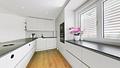 Exklusive voll möblierte Gartenwohnung mit Whirlpool, Terrasse & Nähe zu Salzburg zur Miete - Küche