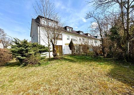 Zentral und doch idyllisch: Wohnen im Österreicher Viertel! - Blick auf das Haus vom Garten